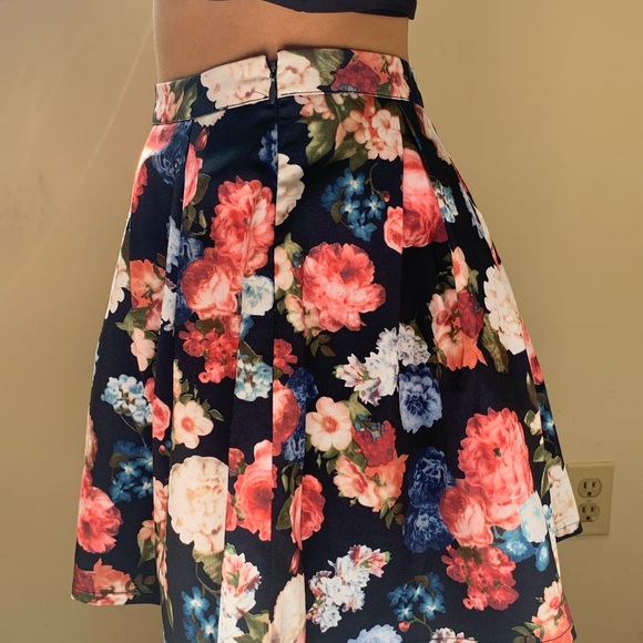 Flower print A line Skirt - Picture 2 of 5